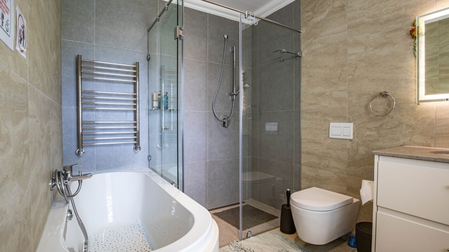 3 Bedroom Property for Sale in Lake Michelle Western Cape